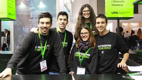 Estudiants de l'Escola al Saló de l'Ensenyament