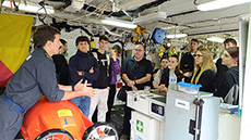 Estudiants EPSI visitant una de les embarcacions de l'Armada Espanyola