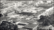 Vista aèria del campus en construcció, el 1971