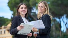 Dues estudiants de Turisme de la UAB