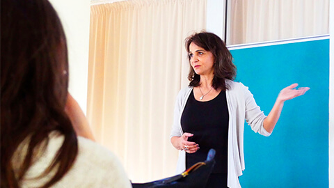 Imatge de Rasheeda Butler presentant el seu programa de mobilitat