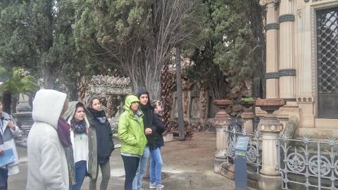 Imatge de visita al Cementiri de Barcelona