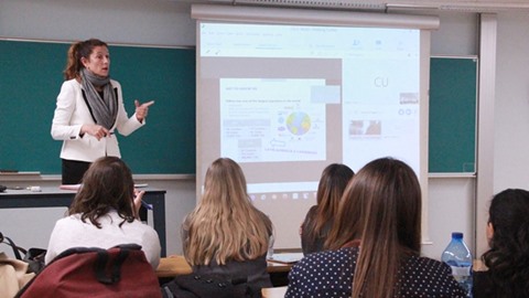 Xerrada de pràctiques internacionals