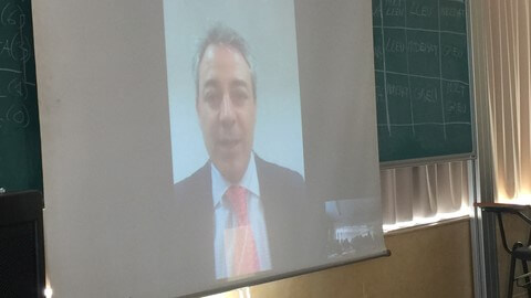 Imatge de sessió de Skype Call amb Direcció Hotelera