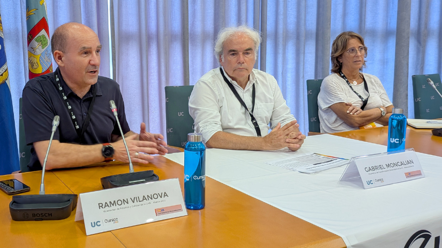Ramon Vilanova i Mireia Galí en la reunió de microcredencials a Cantabria