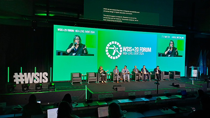 Fotografia d'Anna Matamala al World Summit on the Information Society (WSIS) del 2024