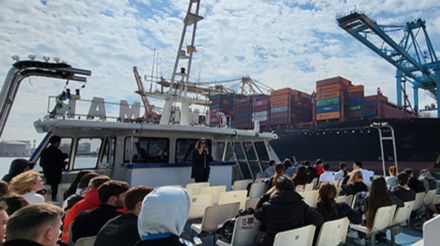 Alumnes del Cicle al Port de Barcelona