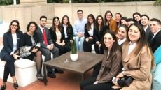 Imatge de visita d'estudiants a l'Hotel Arts