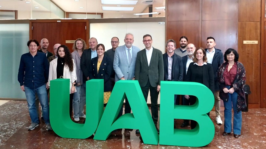 Grup gent darrera logo UAB