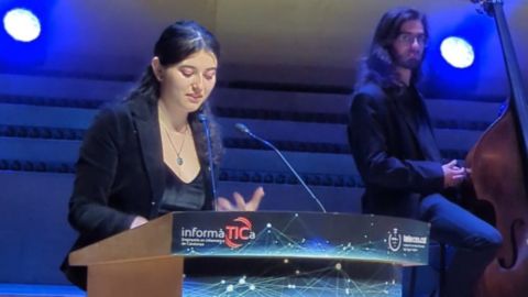 L'estudiant Ainhoa Castaño, premiada com a talent jove pel sector de les TIC