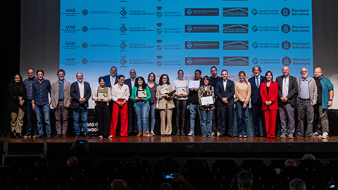 Guardonats i guardonades dels Premis Eines amb els representants de les entitats organitzadores