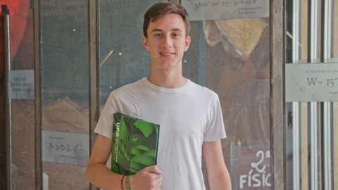 Oriol Llopis, this year's UAB student with the highest entrance mark