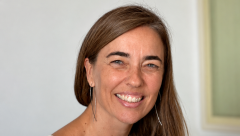 La professora Helena Casas somriu a càmera 